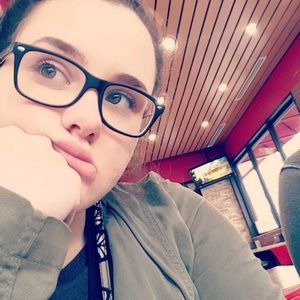 Meet your Posher, Amara